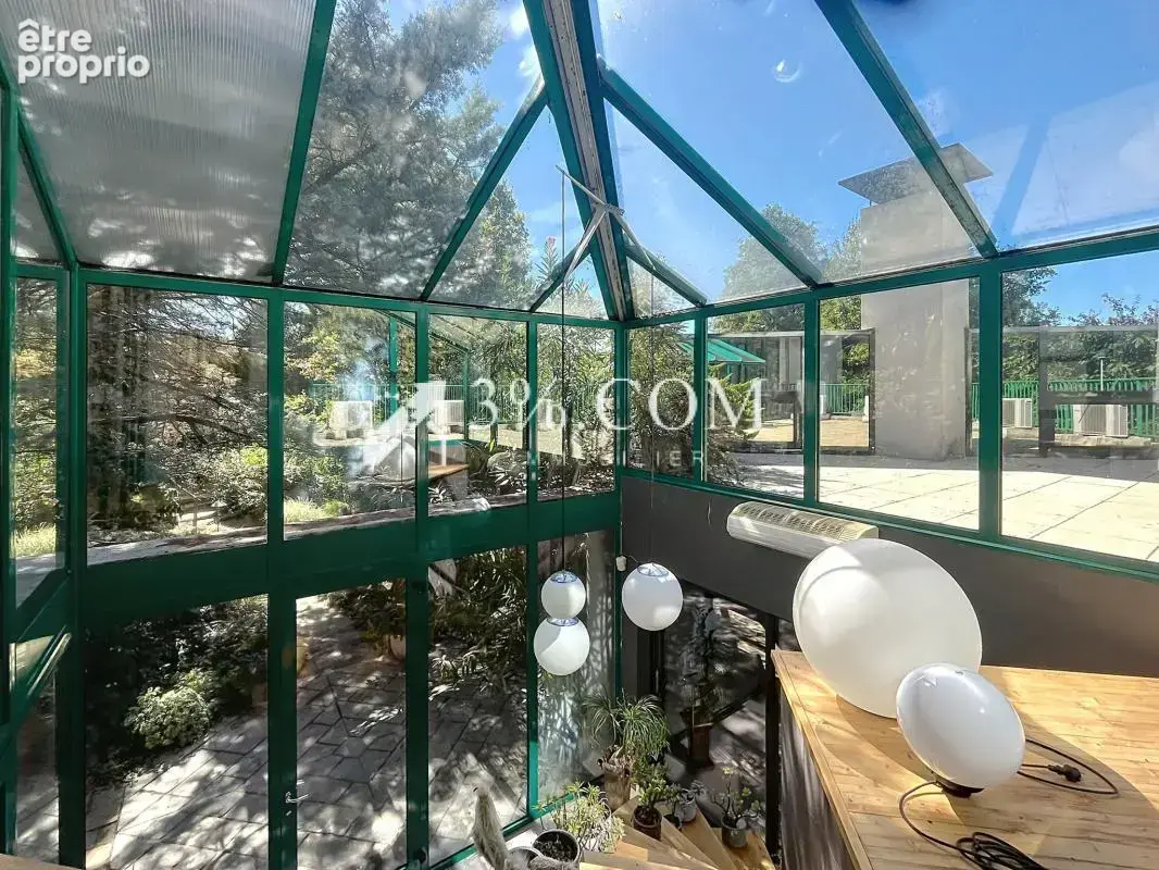 Maison de caractère au coeur de Châteauvert 340 m2 habitable - photo 8