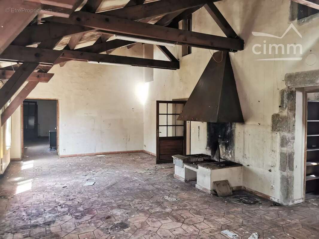 Maison à LABLACHERE