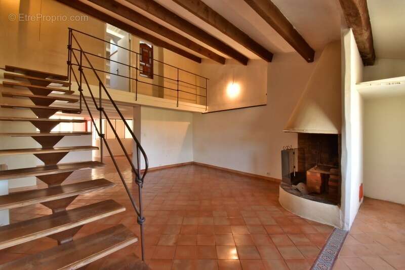 Appartement à FORCALQUIER