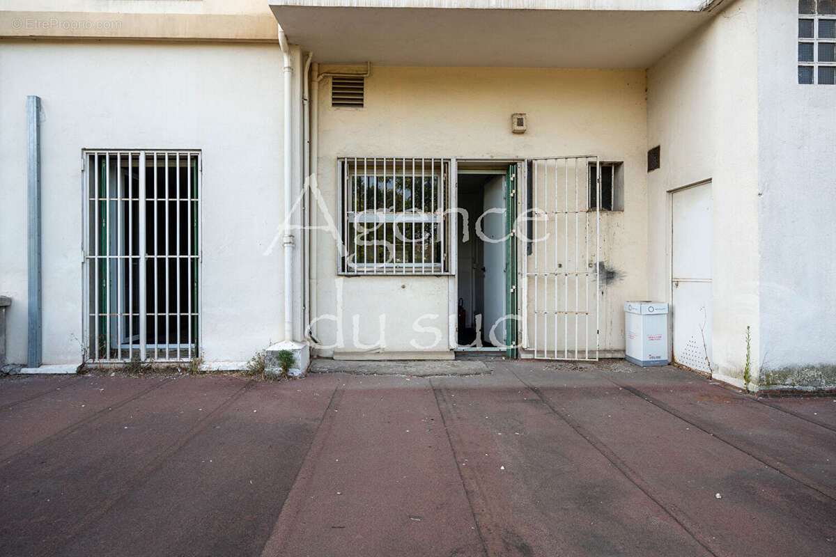 Local d'activité 70m2 - photo 8