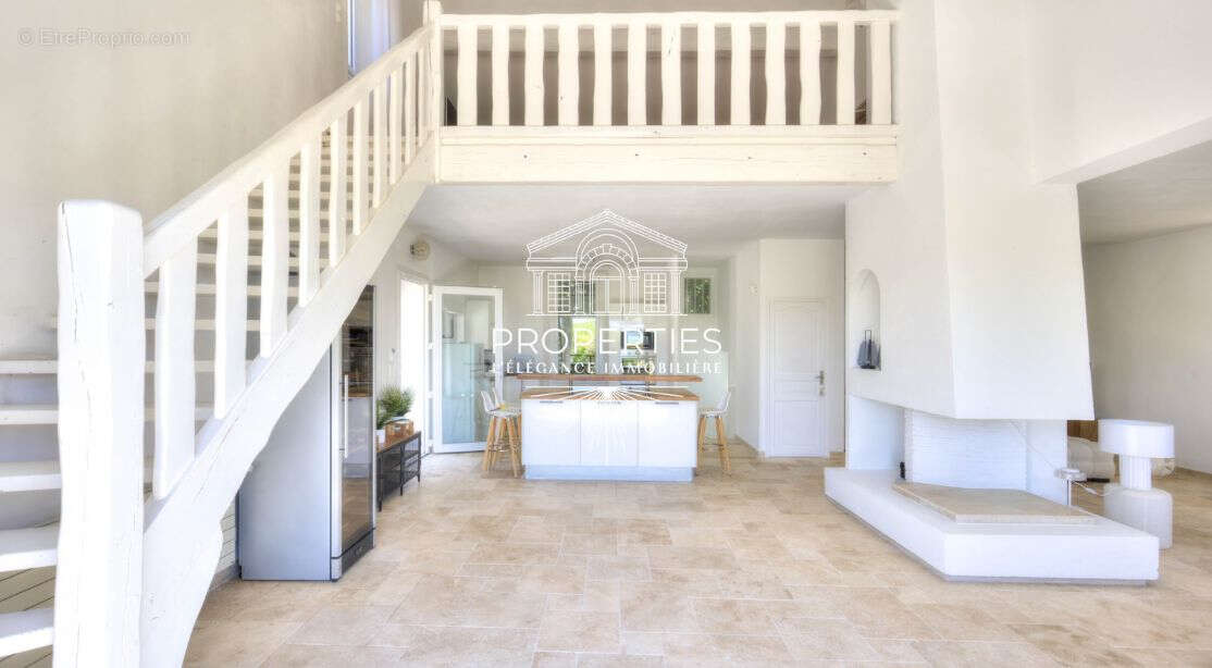 Bormes - le pin - maison de 143m² - garage - dependance - piscine - photo 5