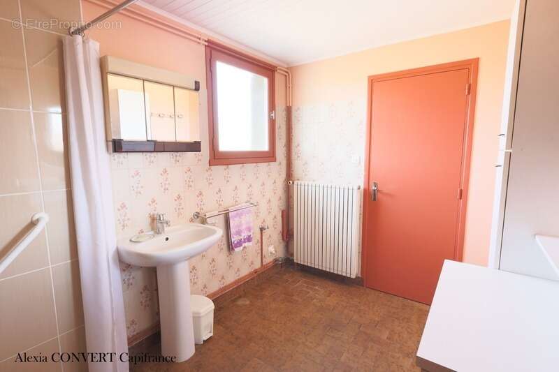 Ferme à vendre 4 pièces 133m², beau potentiel SAINT JULIEN SUR REYSSOUZE (01) - photo 9