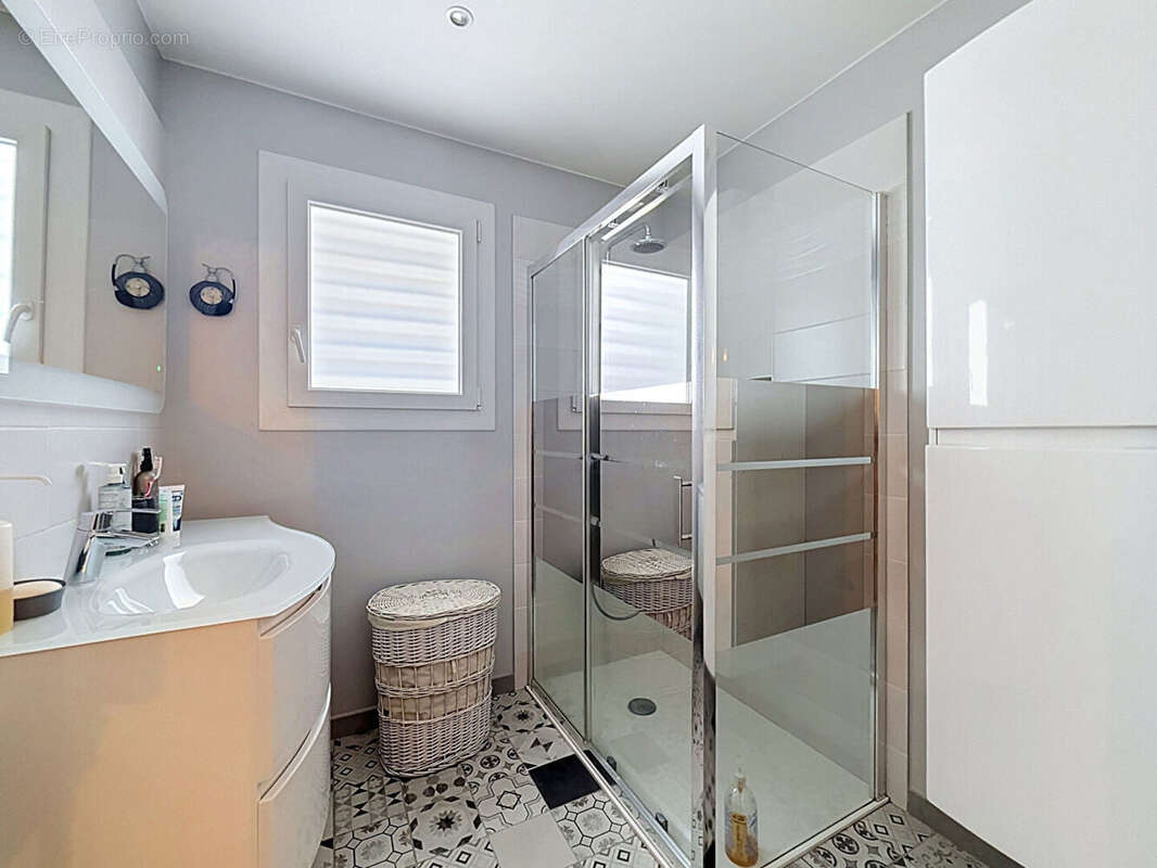 Belle maison de caractères de 134m2 avec piscine, sous sol, atelier sur un terrain de 2085m2 - photo 11