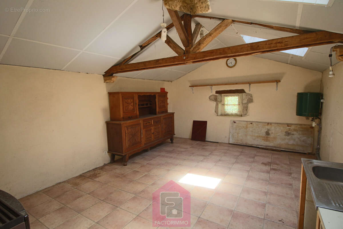 Bel ensemble en pierre gros potentiel !! - photo 36