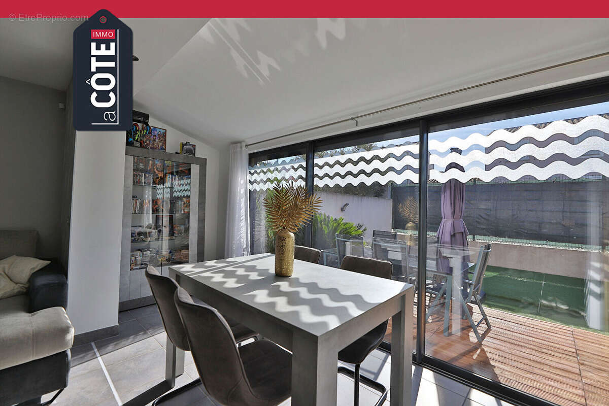 Maison à CHATEAUNEUF-LES-MARTIGUES