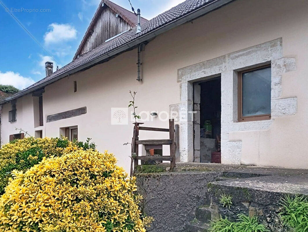 Maison à AIGLEPIERRE