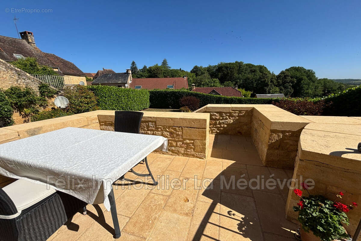 Maison 119 m² à Salignac-Eyvigues  - photo 2