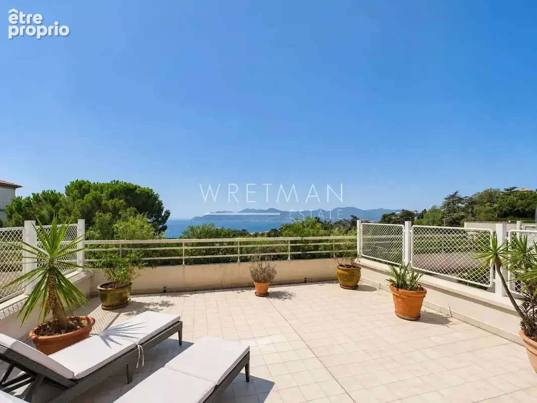 Appartement 2 pièces avec terrasse vue mer, garage, cave et piscines - Cannes Croix des Gardes - photo 5