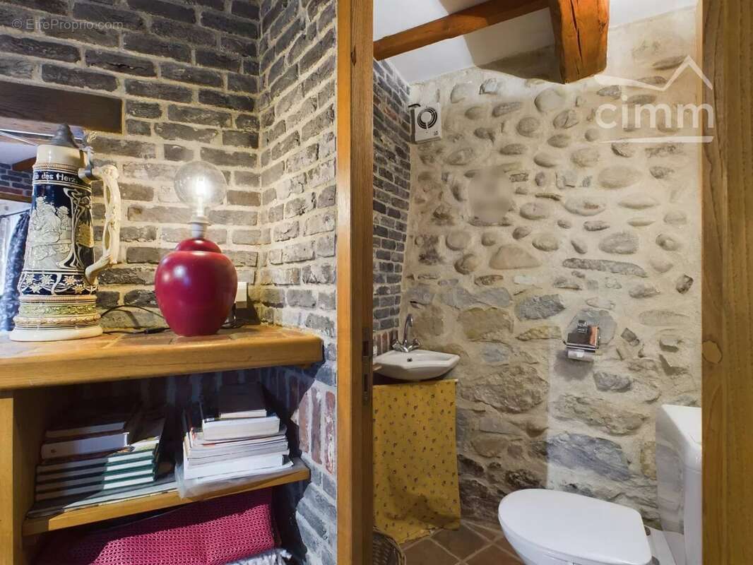 Maison à GROSPIERRES