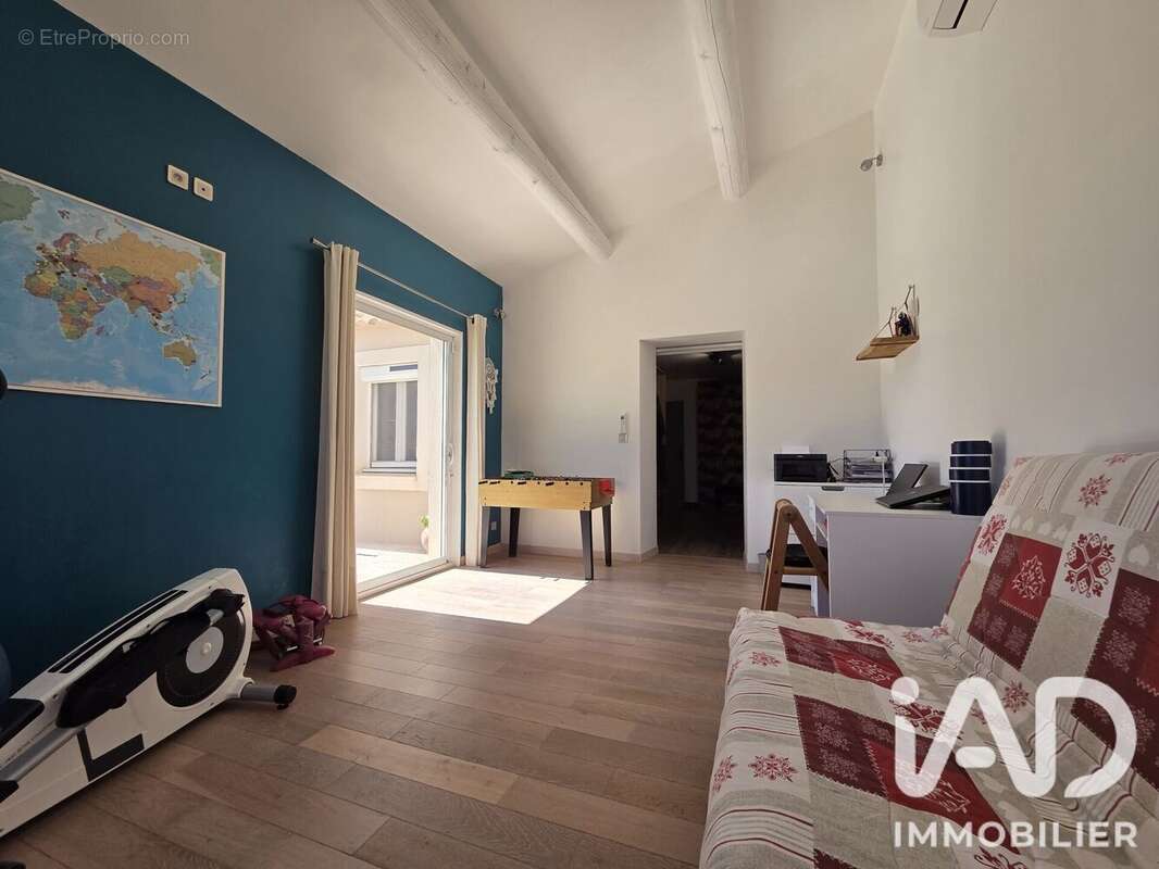 Maison 165 m² à Entraigues-Sur-La-Sorgue  - photo 8