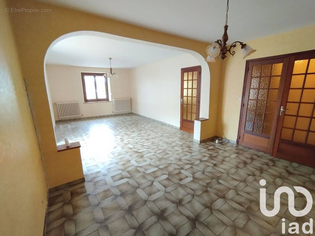 Photo 1 - Maison à COULOMMIERS-LA-TOUR