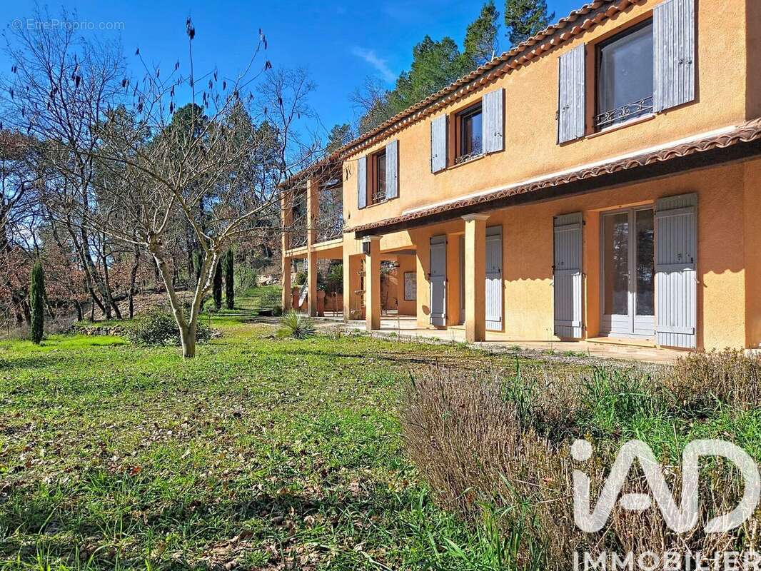 Maison 158 m² à Saint-Paul-En-Foret  - photo 2