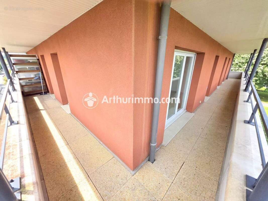 Appartement à SAVIGNY-LE-TEMPLE