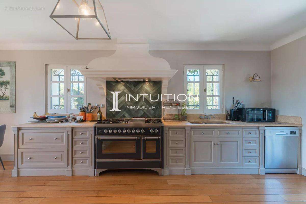 Maison à MOUGINS