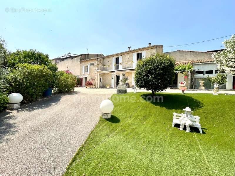 Maison à BELLEGARDE