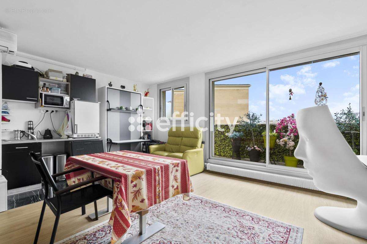 Appartement à PARIS-12E