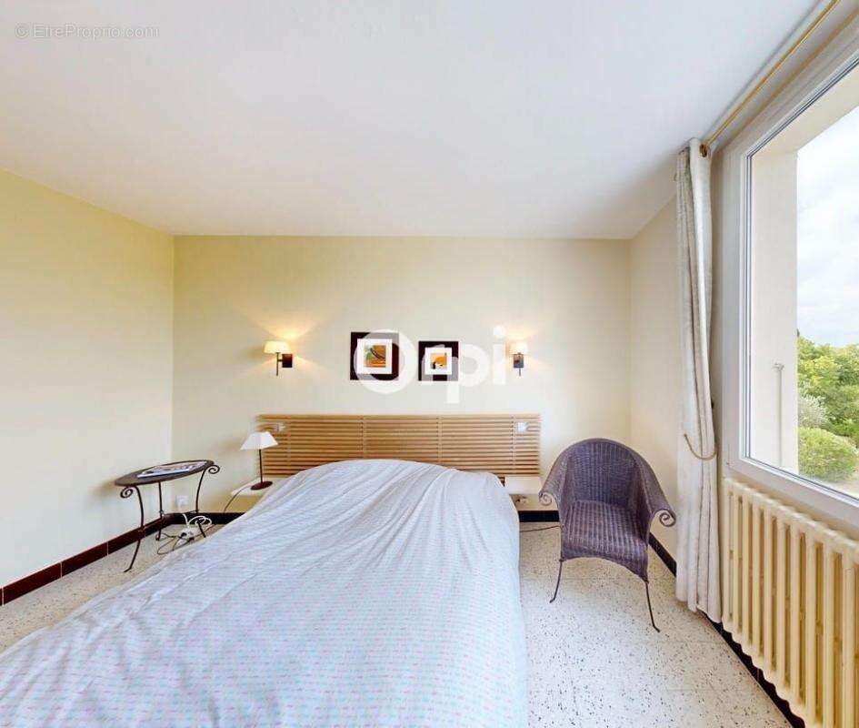 Grande villa familiale avec piscine, dépendance et potentiel locatif - photo 12