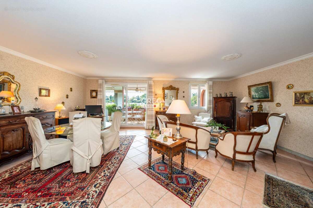 Appartement à VILLENEUVE-LOUBET