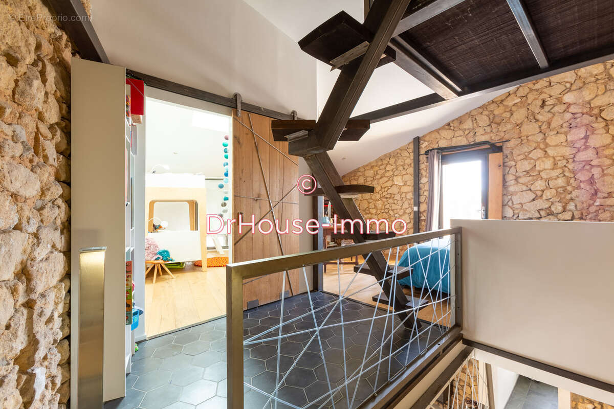 Maison à PEYROLLES-EN-PROVENCE