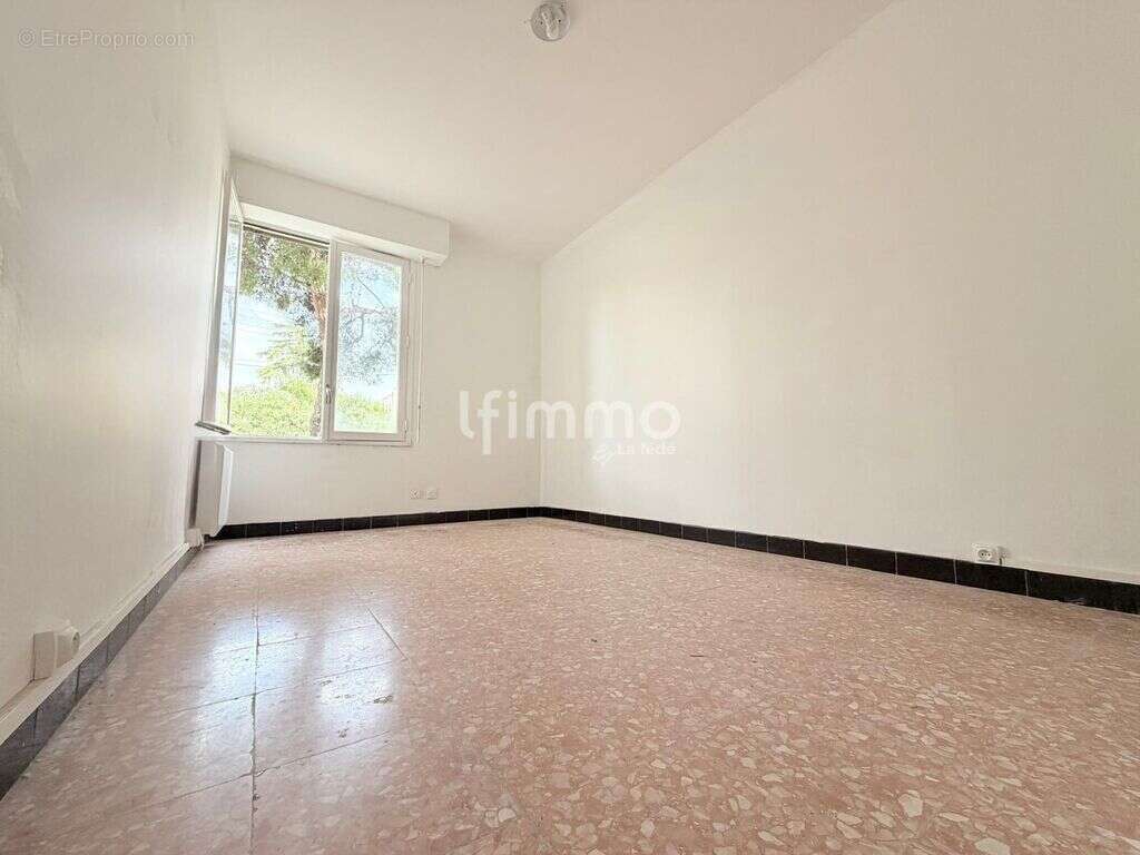 Studio proche centre et transports urbains - photo 3