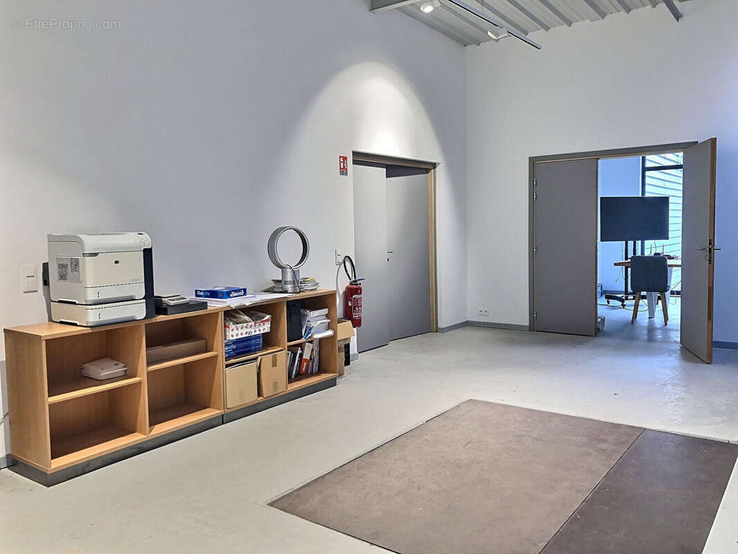 Commerce à PORCELETTE