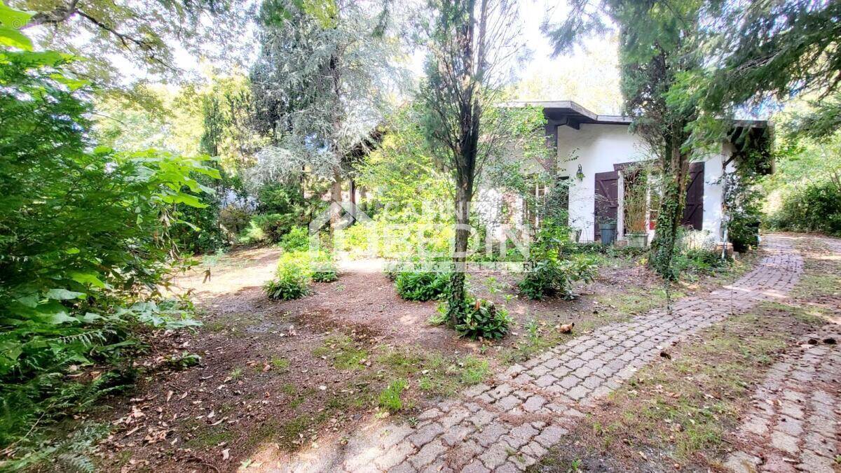 Maison à SAINT-JEAN-D&#039;ILLAC