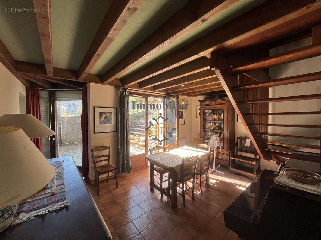 Sylvanès, vente maison avec jardin et garage. - photo 3