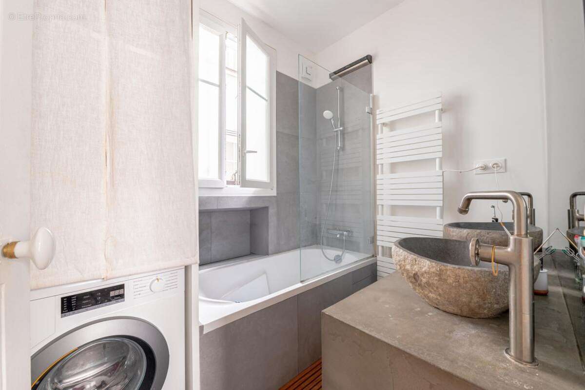 Appartement à PARIS-11E