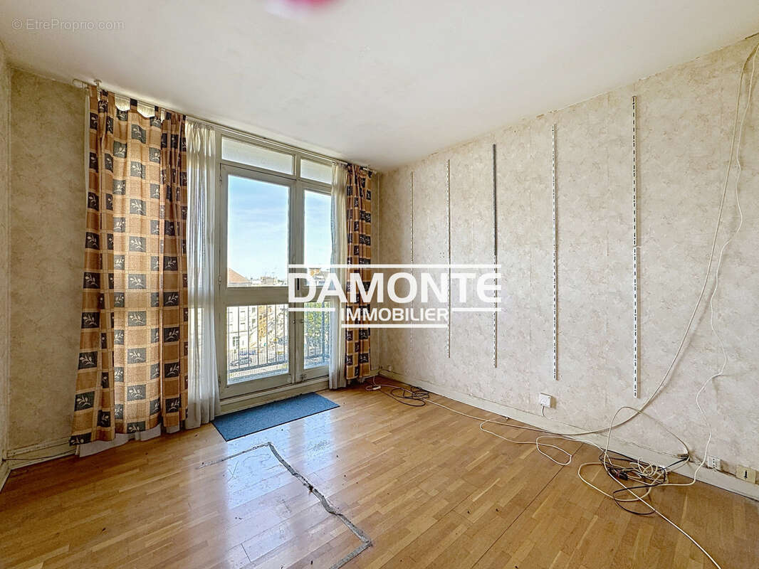 Appartement T4 - 85.17m2 - TROYES GARAGE BX - photo 9