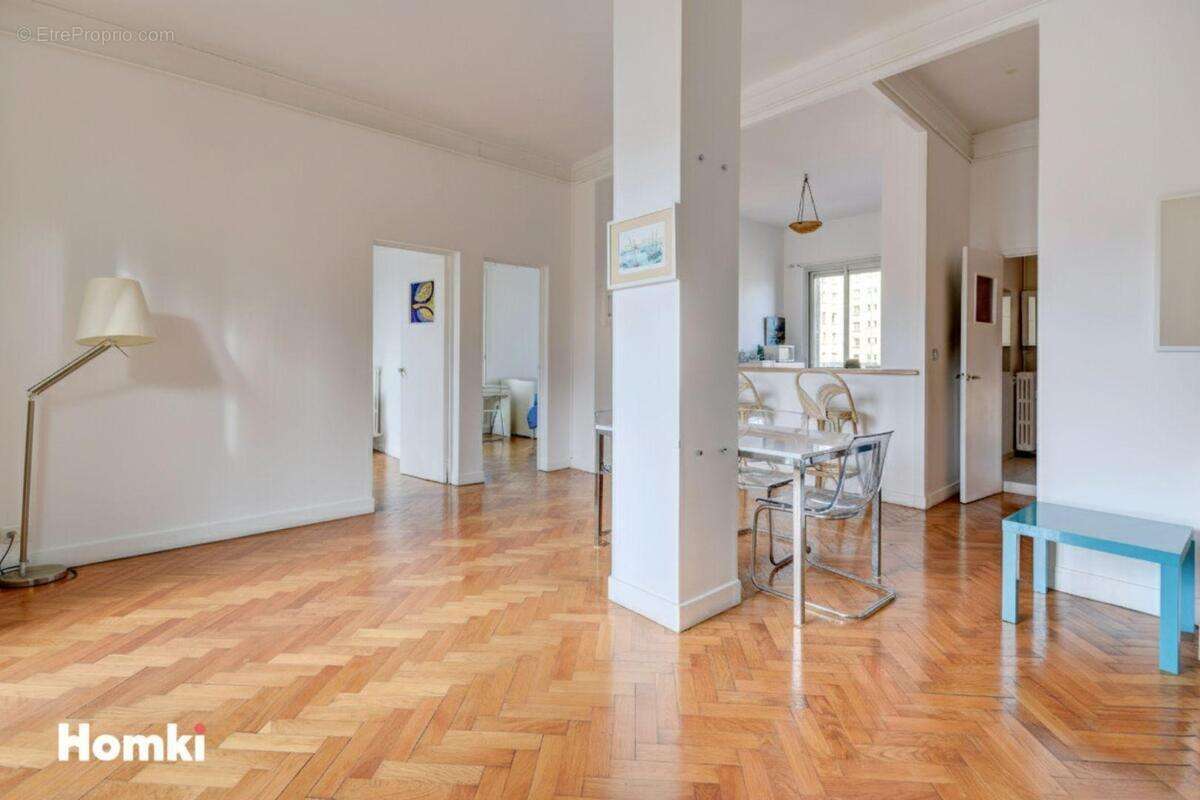Appartement à MARSEILLE-2E
