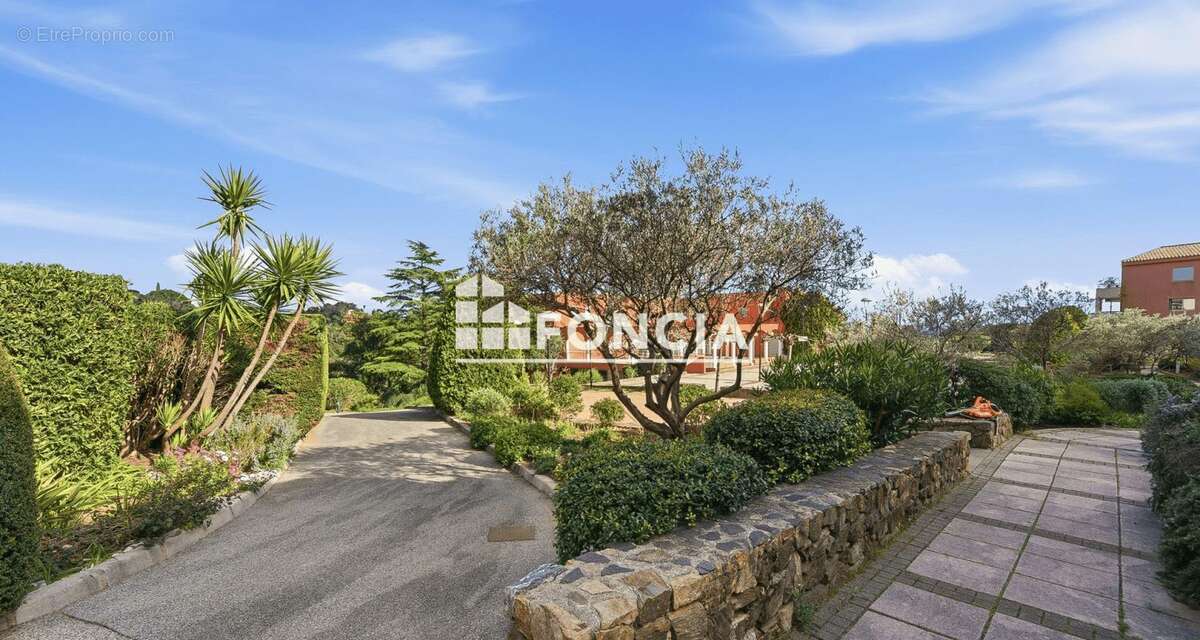 Appartement à MANDELIEU-LA-NAPOULE
