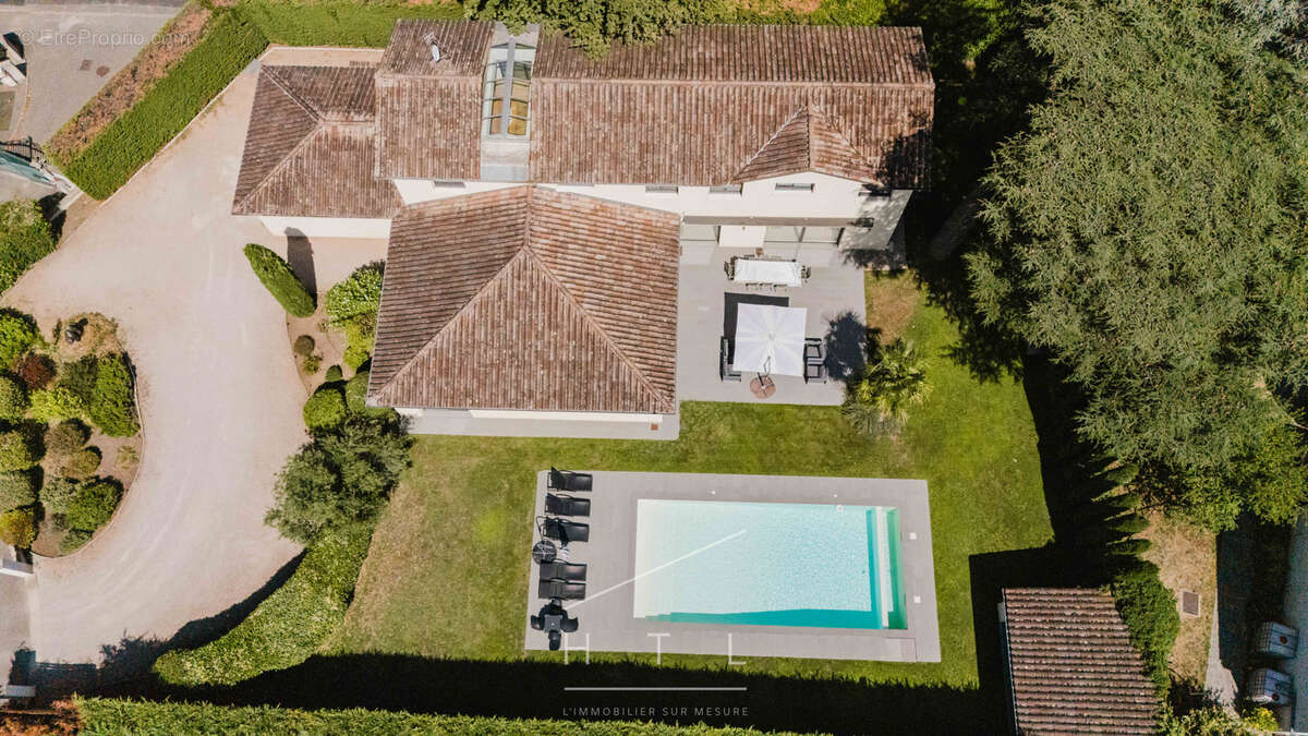 Maison contemporaine de 420 m2 avec piscine à Écully - photo 24