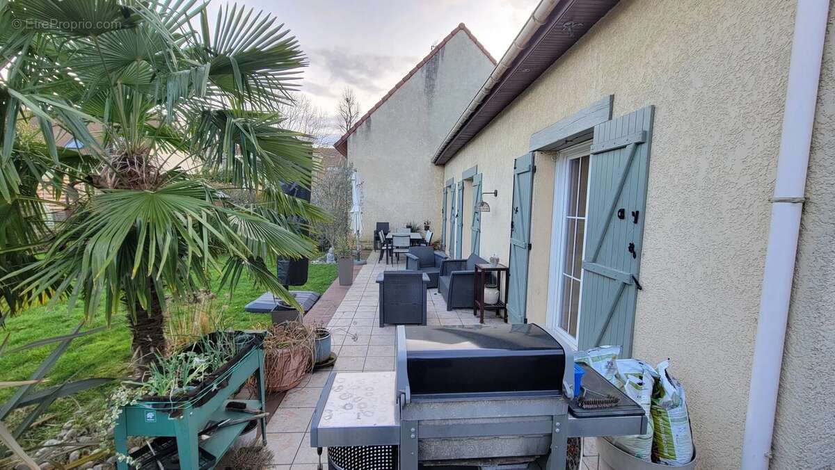 Maison à COUBRON