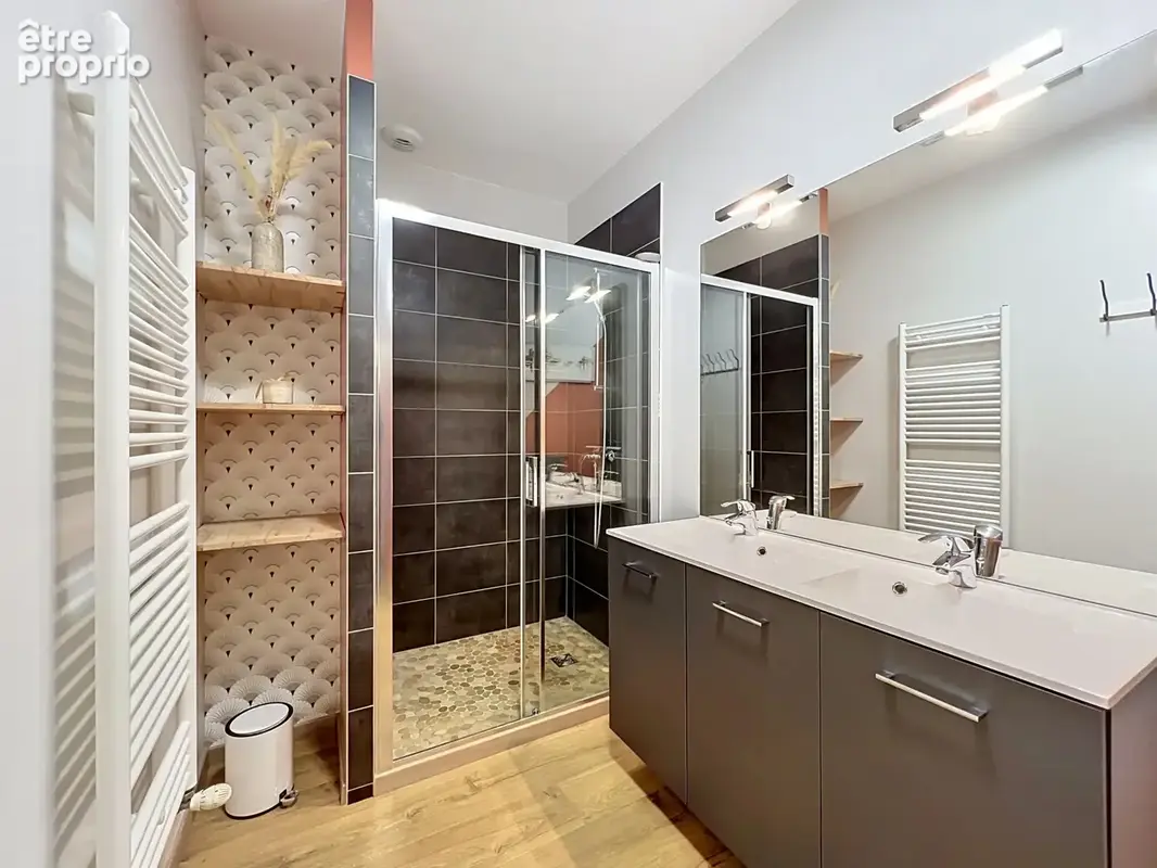 Maison de village avec jardin - 223m2 au cœur du village de Fareins - photo 9