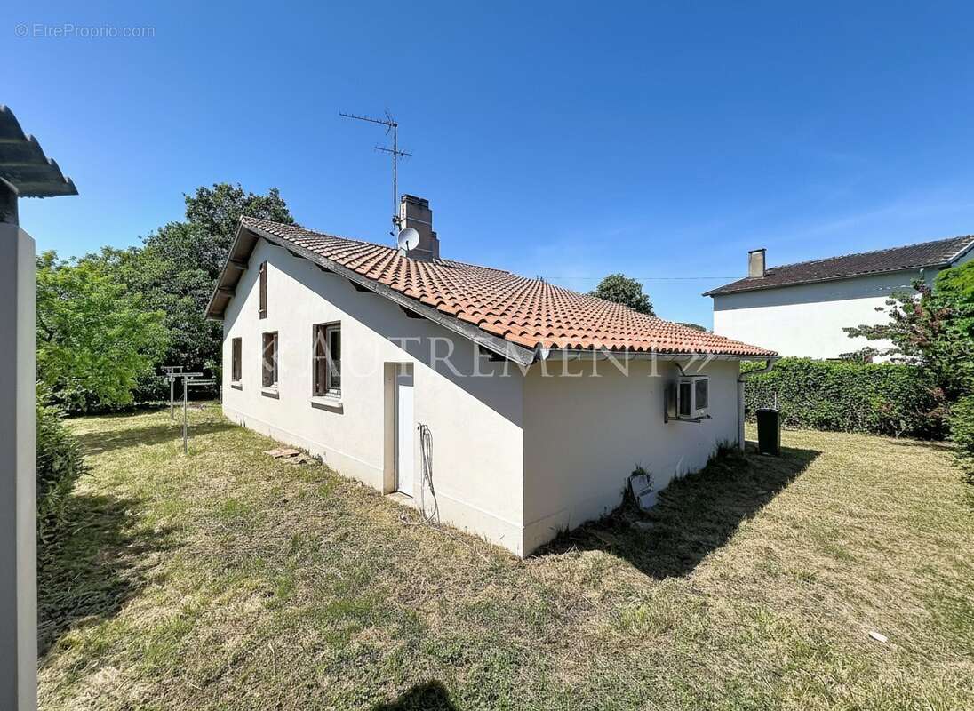 Maison à SAINT-SULPICE