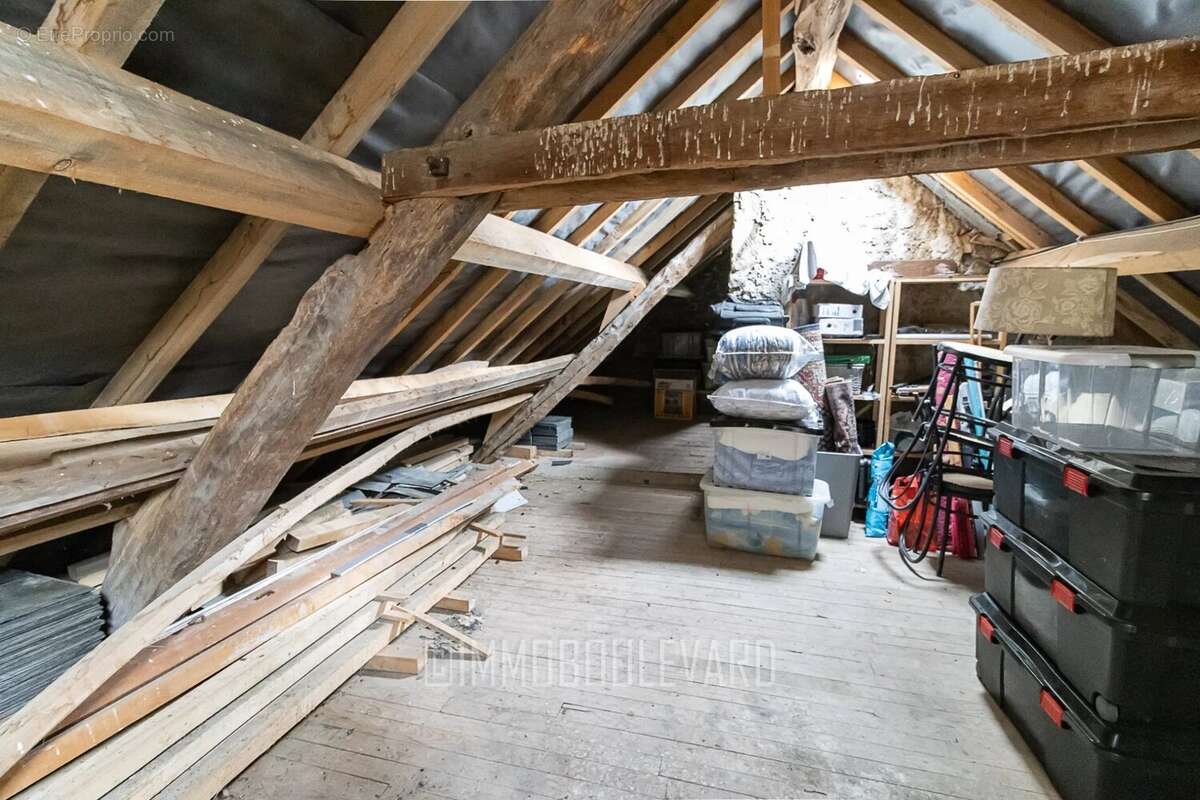 Maison à SAINT-GERVAIS-D&#039;AUVERGNE