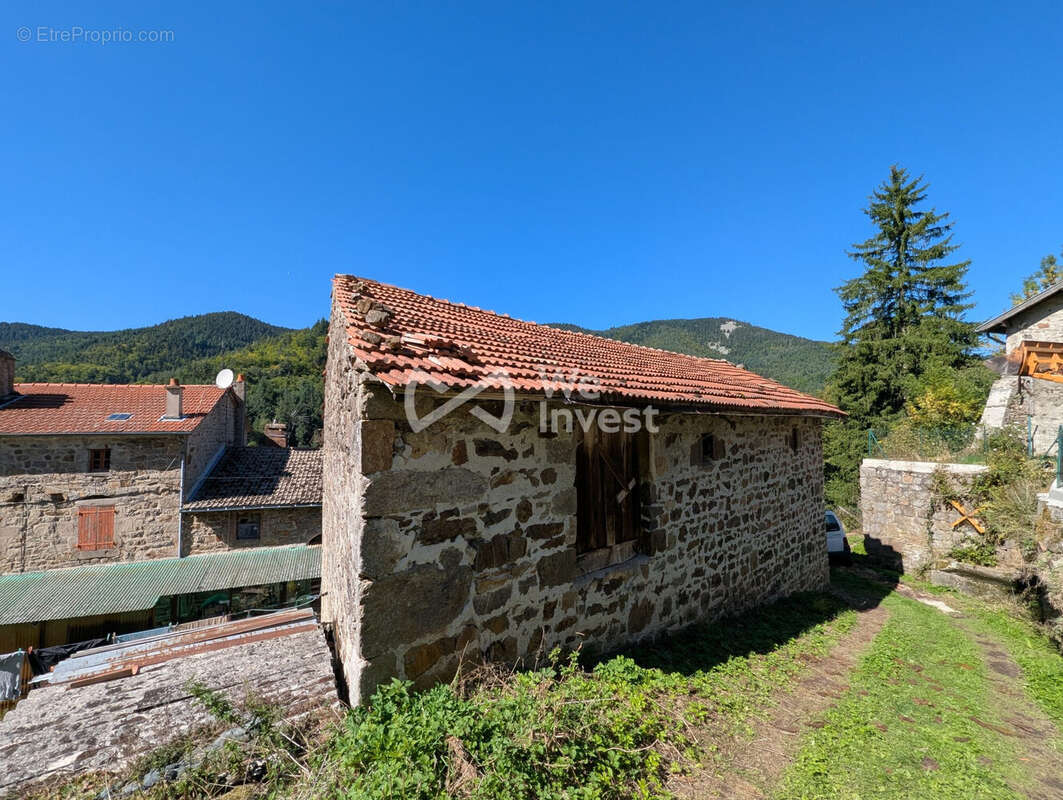 Maison à SAINT-JULIEN-VOCANCE