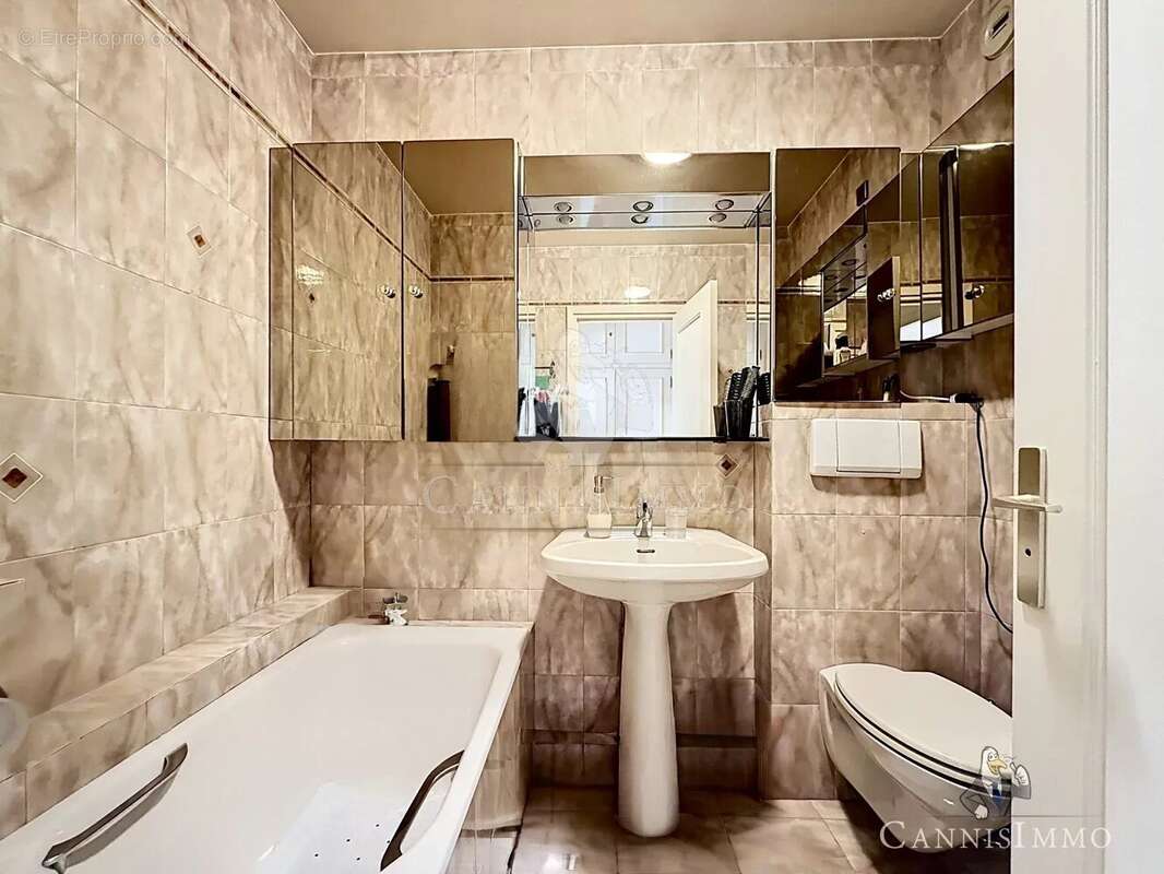 Appartement à LE CANNET