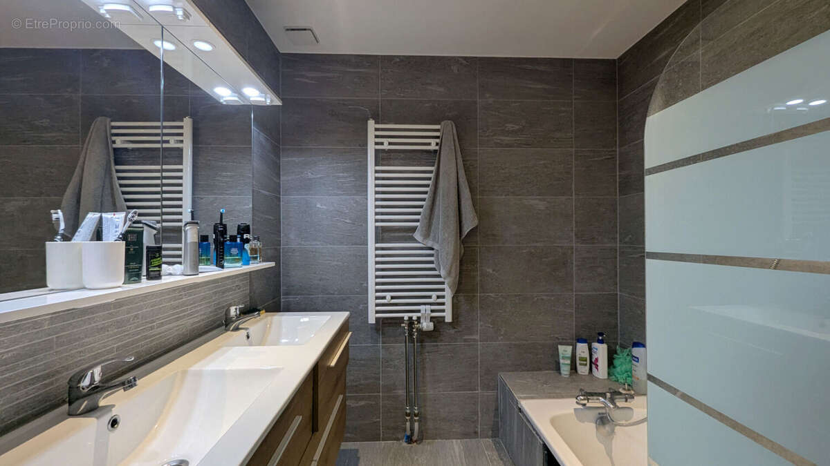 Appartement à SEYNOD