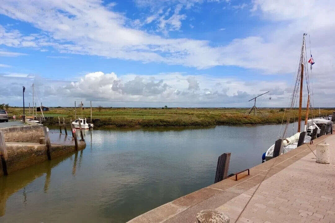 Maison à MORNAC-SUR-SEUDRE