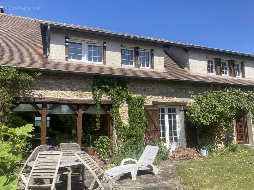 Maison à SAINT-LEGER-EN-YVELINES