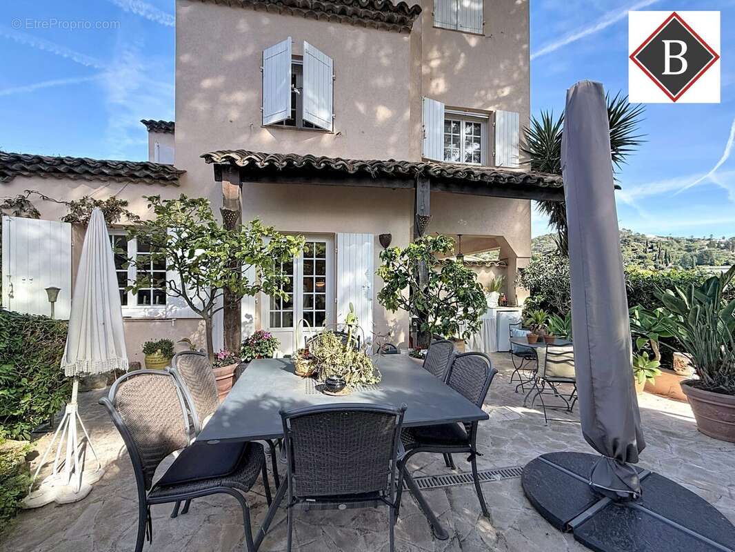 Maison à MOUGINS