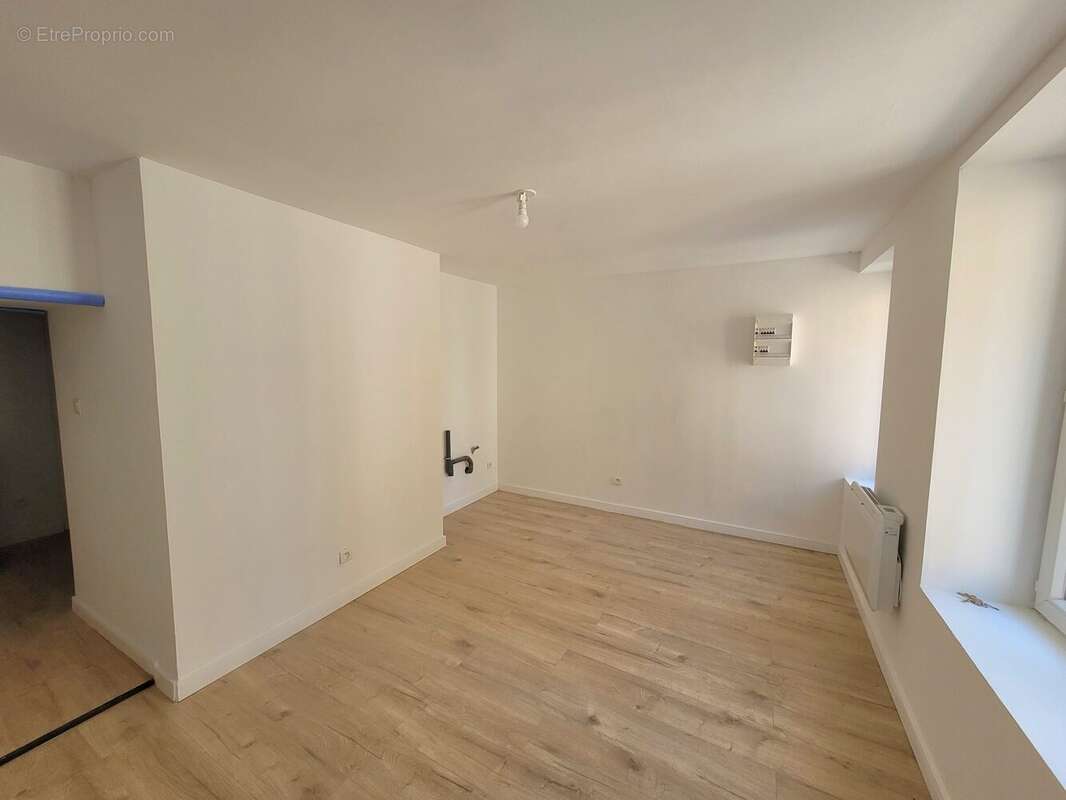 Appartement 129 m² à Avesnes-Sur-Helpe  - photo 2