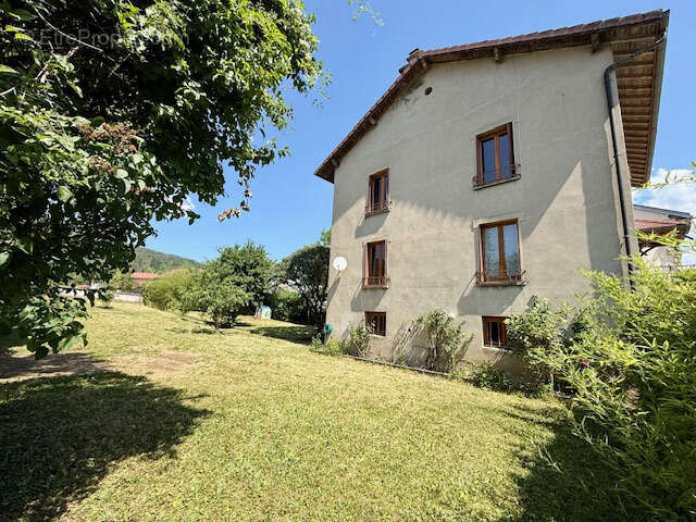 Maison à LEAZ