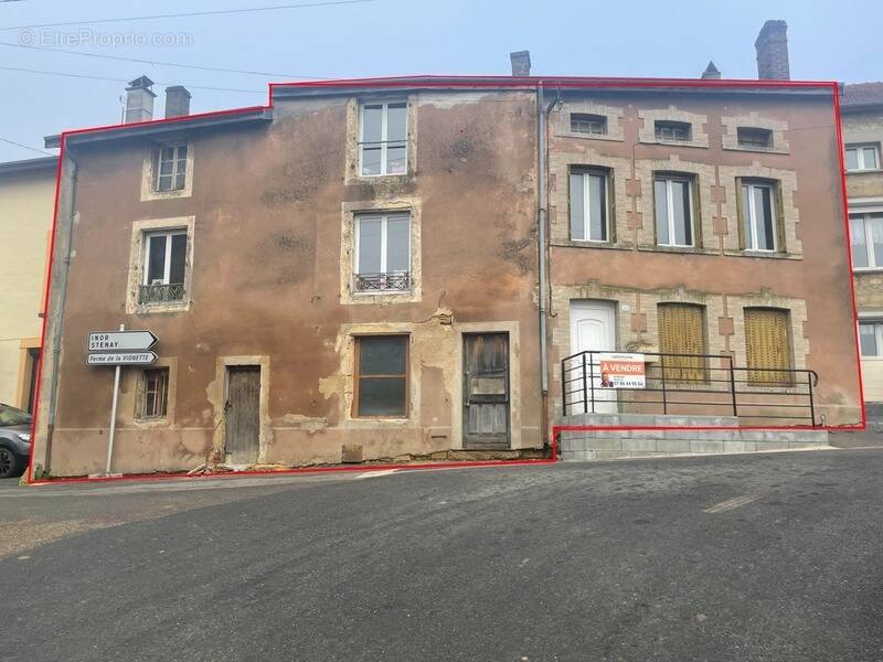 Maison à POUILLY-SUR-MEUSE