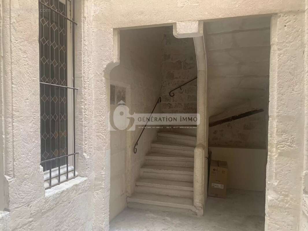 Appartement lumineux de 84 m² à Arles avec terrasse - photo 6