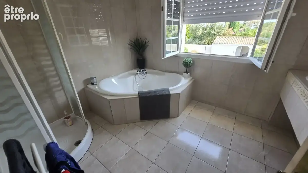 CUGNAUX ? Maison familiale avec piscine sur un terrain de 1 446 m² - photo 4