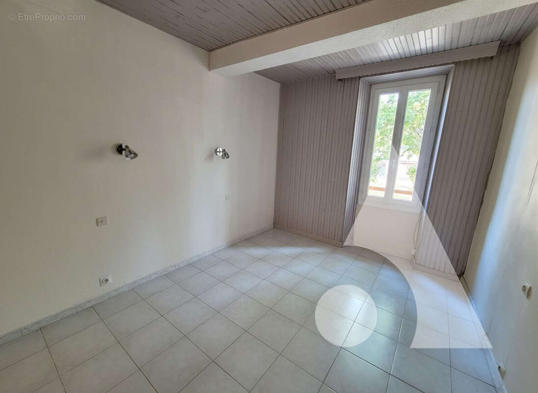 Le Thoronet - Appartement 3 pièces 53m², garage de 25m² - photo 7