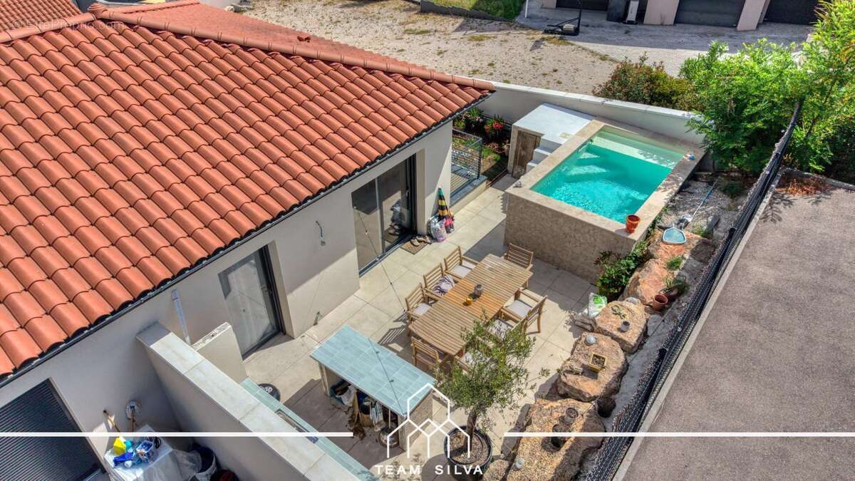 Maison 100 m² à Ternay  - photo 2