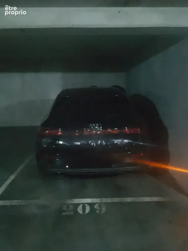 NICE-RIQUIER: A vendre place de parking pour tout type de voiture avec monte-charge - photo 2